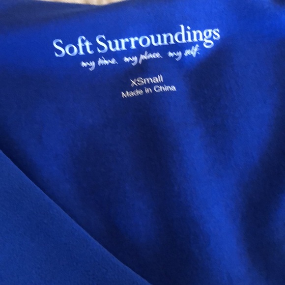 Soft Surroundings lovely blue fun top - Picture 4 of 4